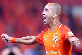 阿森纳1-0绝杀纽卡重返英超榜首，埃泽世界波制胜